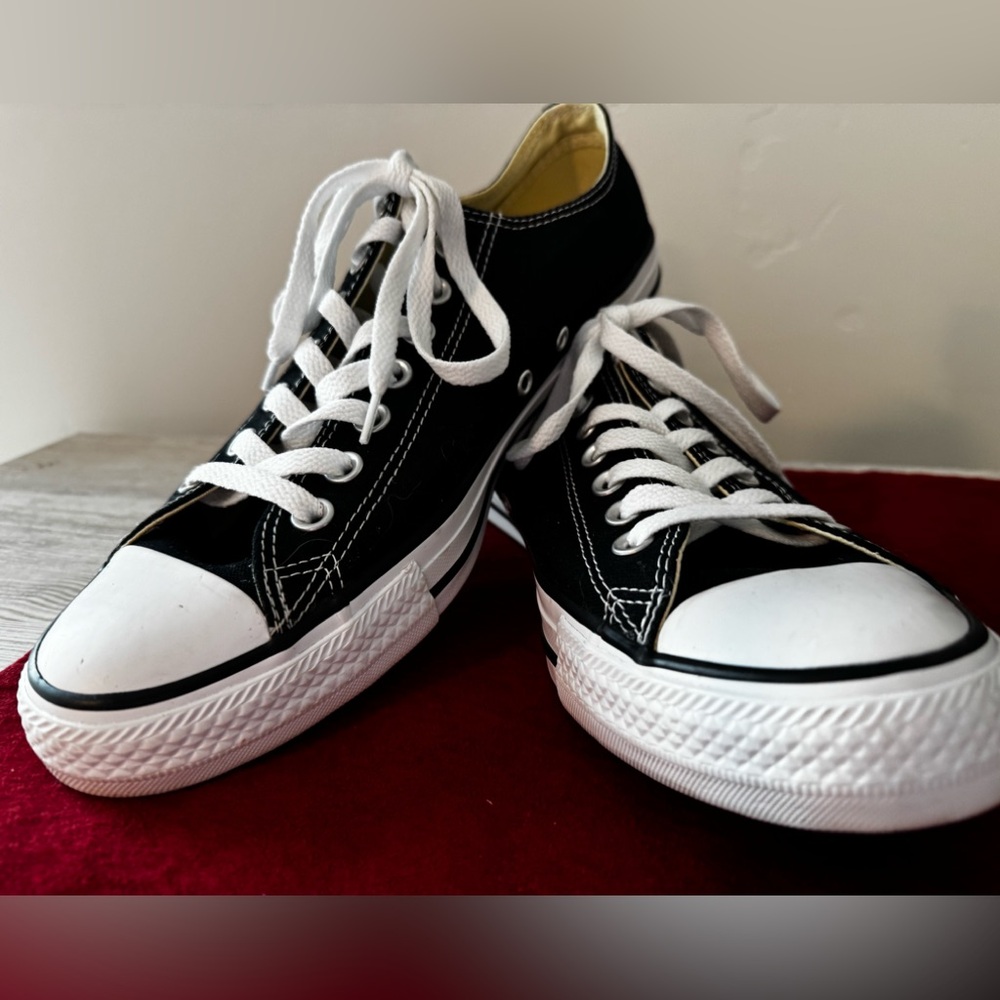 Converse - Picture 3 of 7